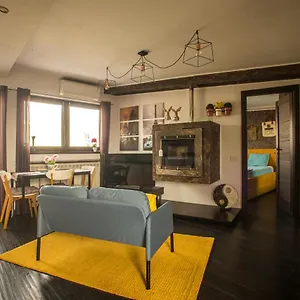 https://amo.bucharesthotelsnow.com