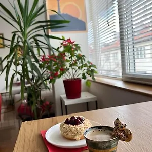 https://apt-sofiyas-stylish-getaway.sofiahotelsbg.com